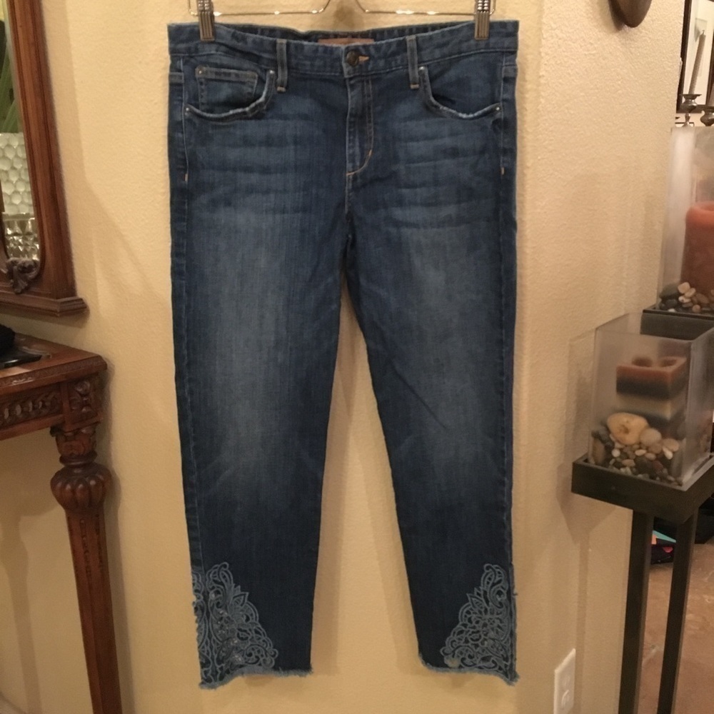 Joe's Jeans Women's Straight Leg Jeans Blue With A Lace Embroidery Trim Design